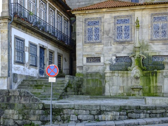 Tem mais de 700 anos  a casa mais antiga do Porto