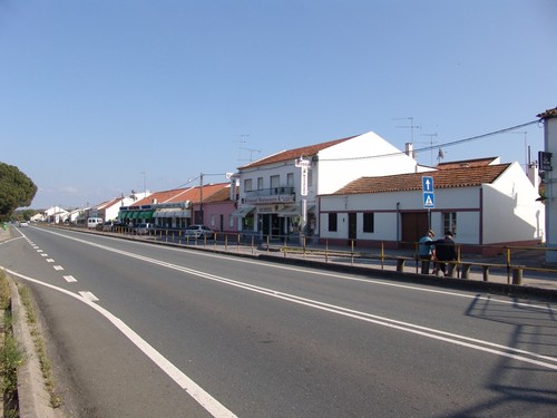 Canal Caveira junto à estrada EN259 IC1 liga Grândola ao Algarve