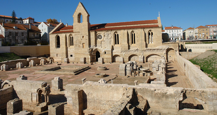 Mosteiro mais bonito do Coimbra fica em Santa Clara a Velha