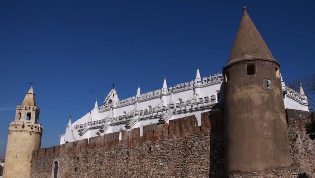 Viana do Alentejo tens de visitar a aldeia de Aguiar