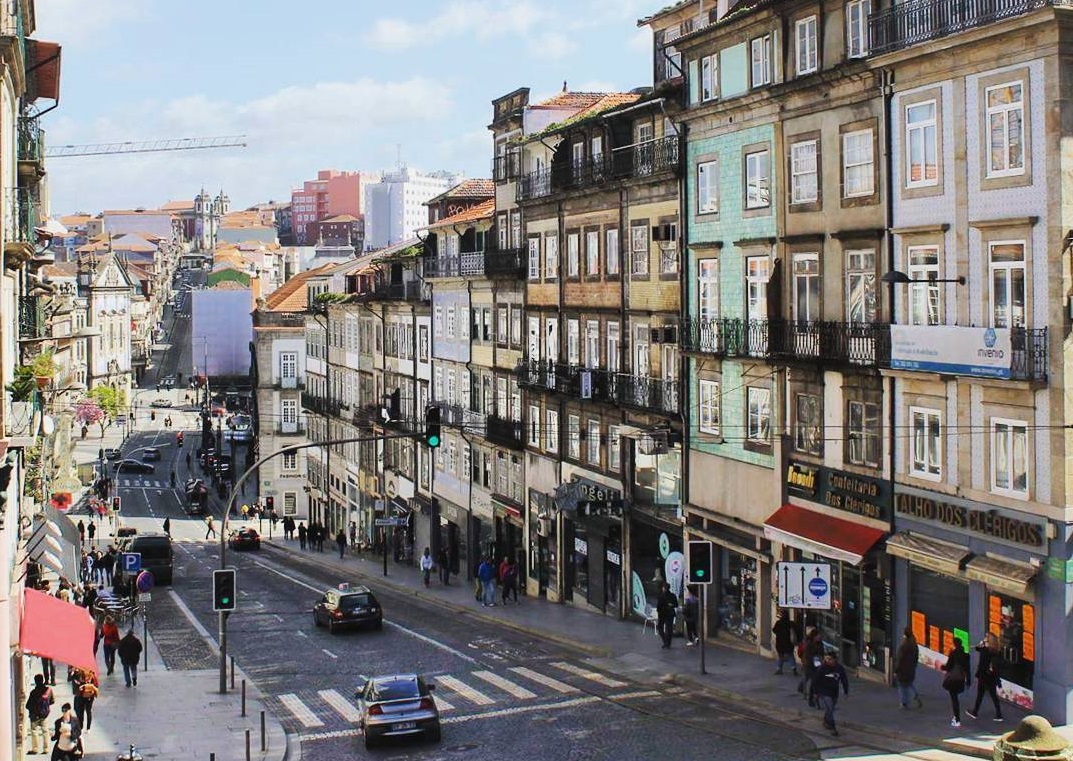 Rua dos Clrigos  que todos tem de visitar no Porto