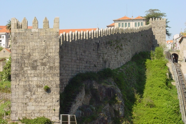 Muralhas fernandinas do Porto
