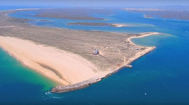 Praia da Barreta na Ilha Deserta Faro Algarve