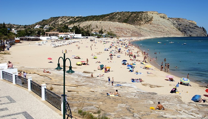 Praia da Luz ou Vila da Luz fica situada na Lagoa Algarve
