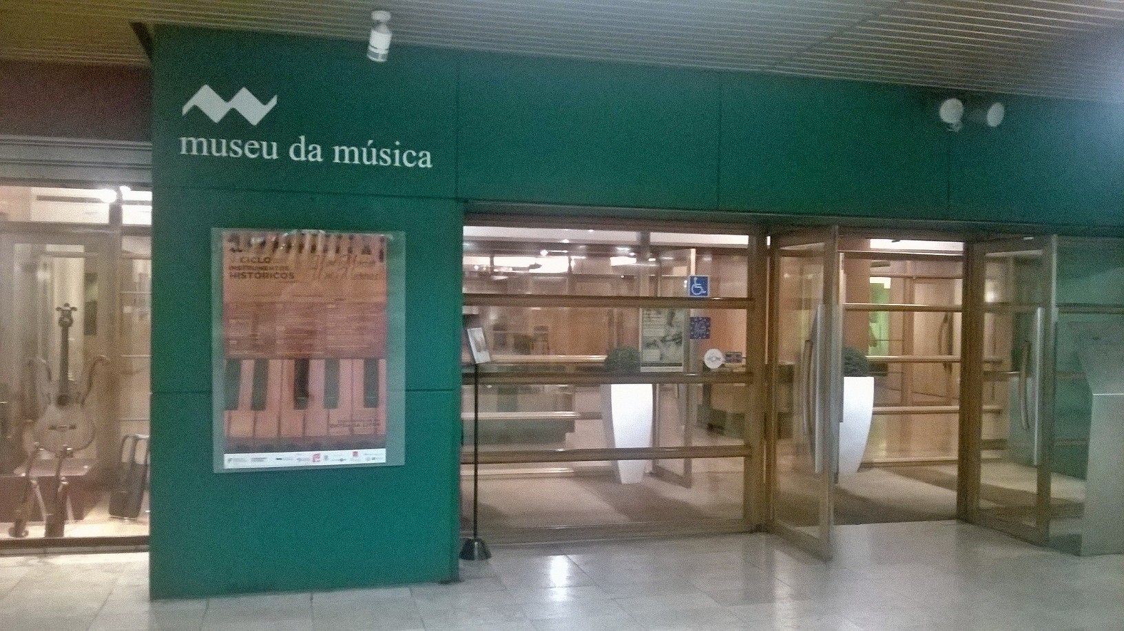 Museu Nacional da M�sica Alto dos Moinhos em Lisboa