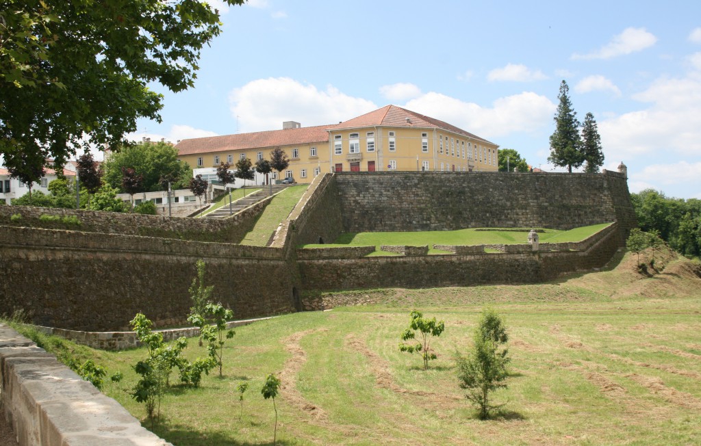 Castelo de Mon��o Castelo medieval dos alvores
