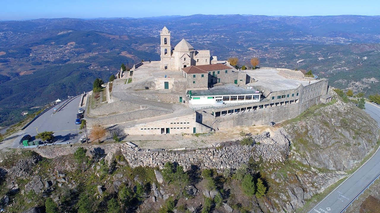 Fica mil metros de altitude Santu�rio da Senhora da Gra�a em Mondim de Basto � dos mais bonitos de Portugal