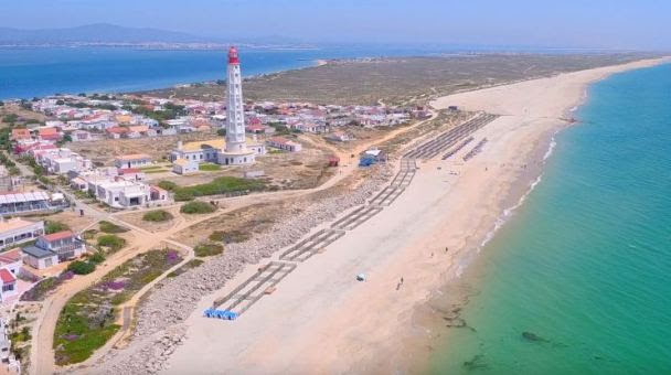 Praia do Farol & Hangares Algarve