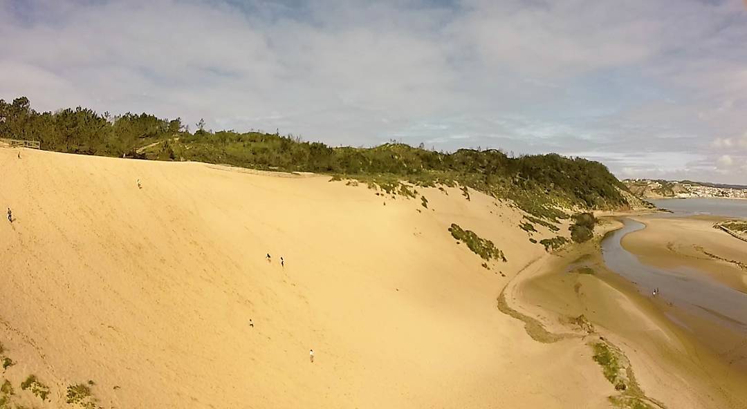 50 metros de altura a maior duna de Portugal fica em São Martilho do Porto
