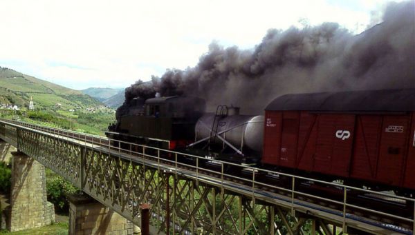 Escapadinha Romântica no Douro num comboio histórico de 1925 