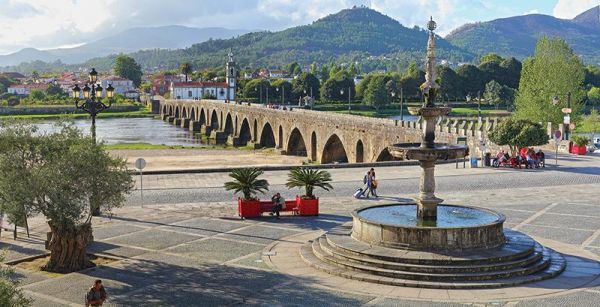 Aldeia mais antiga de Portugal Ponte de Lima e a historia do vinho do Porto