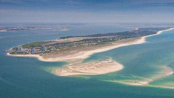 A Maior Praia da Europa tem 45 km Fica em Portugal