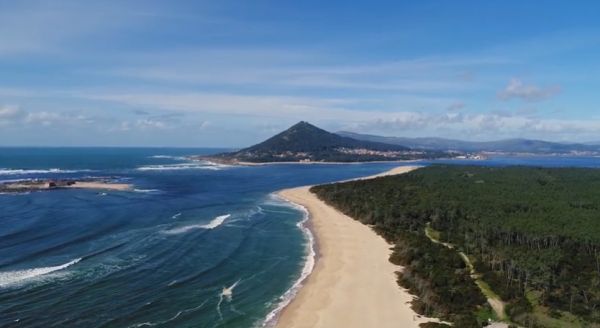 Praia de Moledo Portugal esconde lugares magnificos