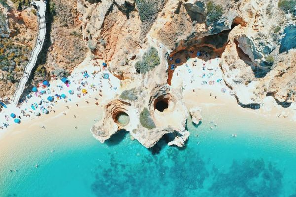 Portugal tem 44 praias com água completamente limpa... (poluição Zero)... Veja a Lista