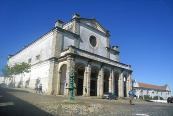 Os 15 melhores locais para visitar em Evora
