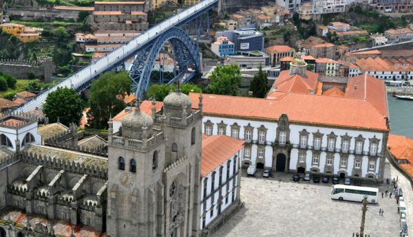 Os 12 melhores lugares para visitar monumentos no Porto