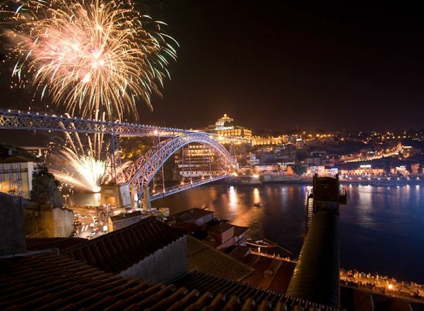 Porto cancela Ano Novo de 2021 e também o fogo de artifício passagem de ano em casa