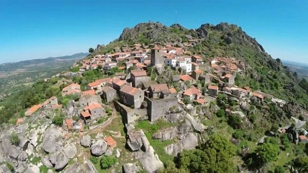 Fica a 180 km de Coimbra é aldeia histórica mais bonita do centro Portugal