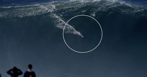 Surfou a maior onda do mundo foi na Nazaré mais de 25 metros de altura
