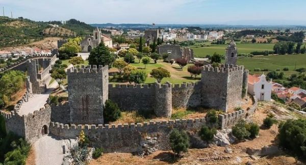 Este é o castelo mais antigo de Portugal fica a 1 hora do Porto