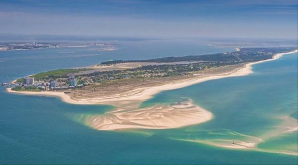 A maior praia da Europa e terceira maior do mundo com 50 km é portuguesa